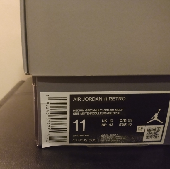 Jordan 11 - Picture 2 of 3